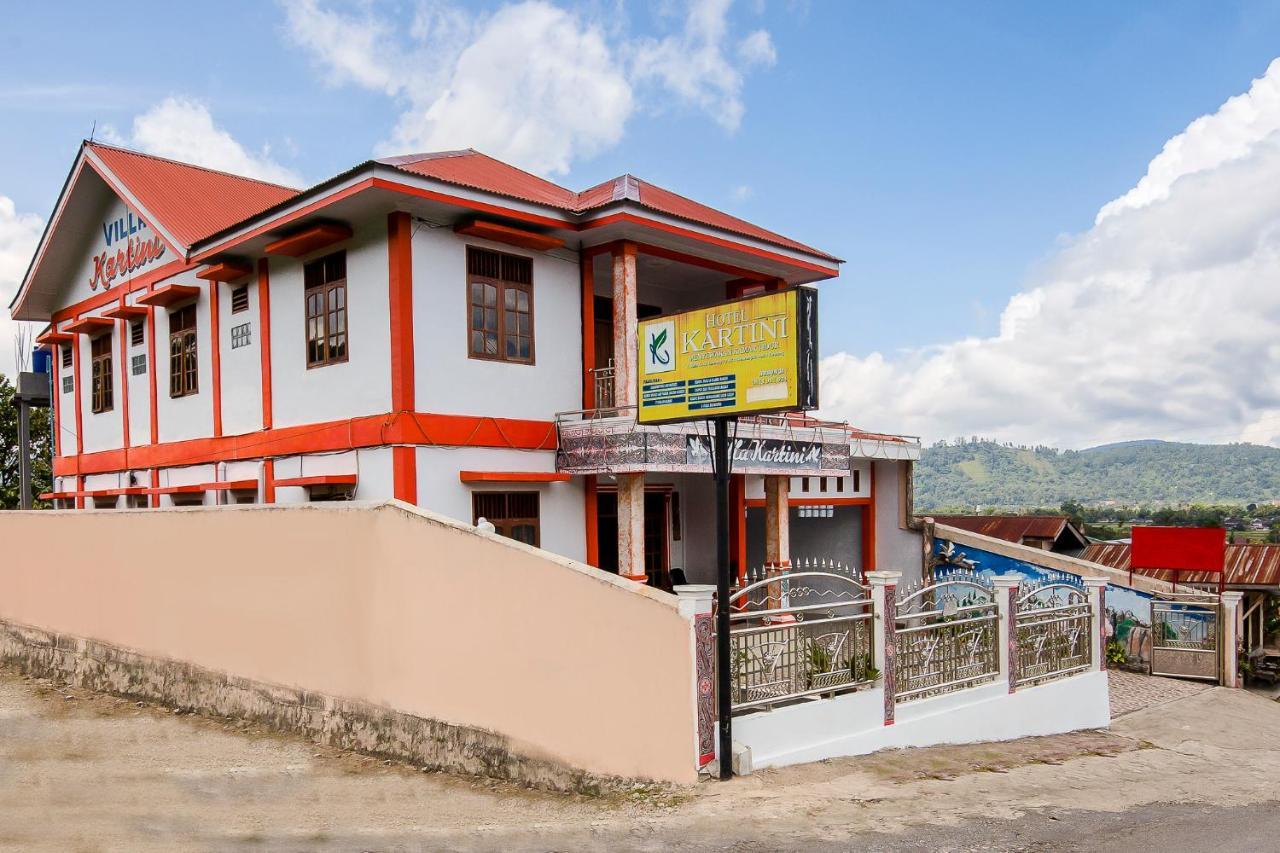 Oyo 1520 Hotel Kartini Tarutung Exterior photo
