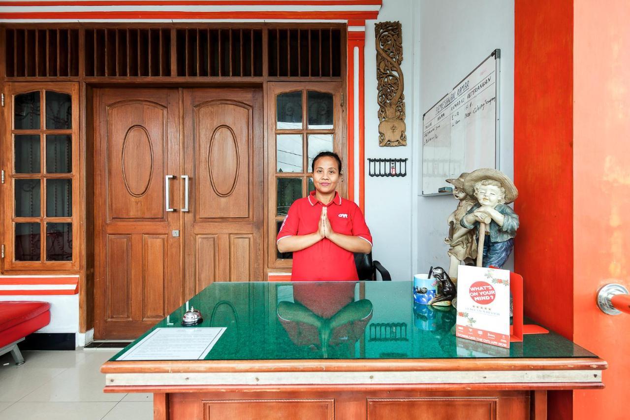 Oyo 1520 Hotel Kartini Tarutung Exterior photo